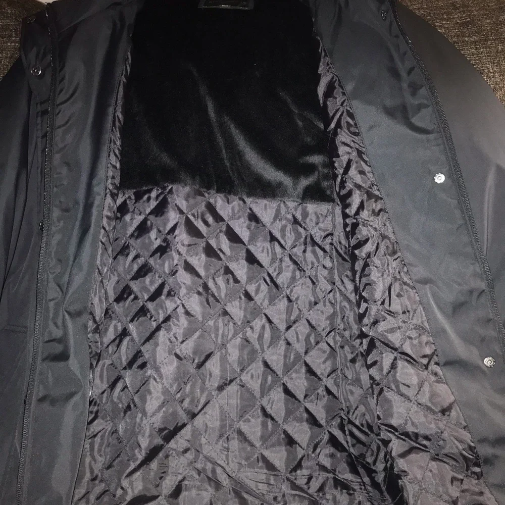 Weatherproof jacket - Picture 15 of 16